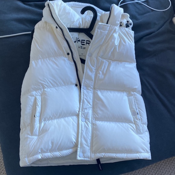 Aritzia Jackets & Blazers - Aritzia Superpuff Vest Medium cliMATTE medium